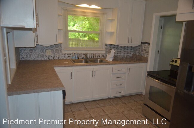 Building Photo - 3 br, 1.5 bath House - 3801 Ebert Street