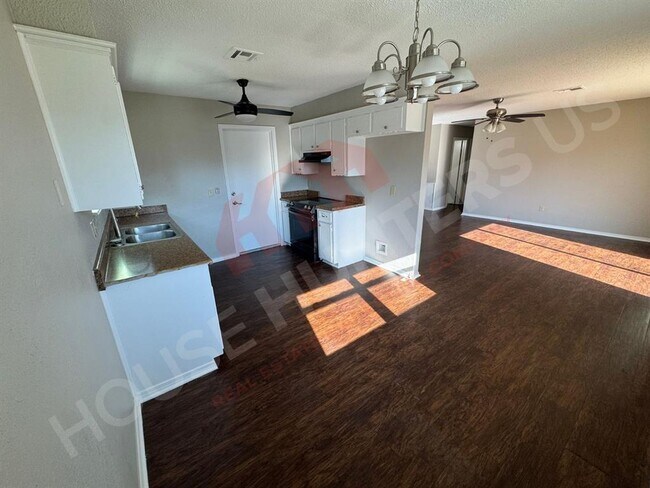 Building Photo - 920 NW 104th St