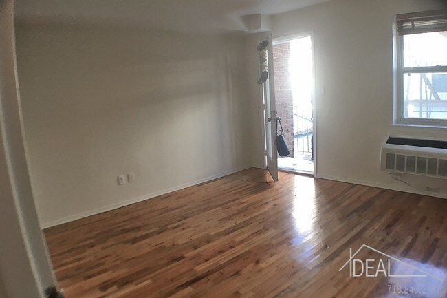 Building Photo - Second floor 1 Bedroom with Private Balcony