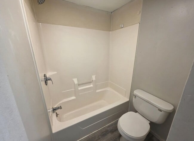 Building Photo - 428 La Rosh St Ct