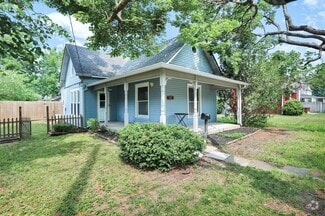 Building Photo - 108 N Muessing St