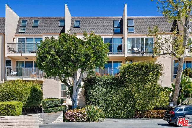 Foto del edificio - 23901 Civic Center Way