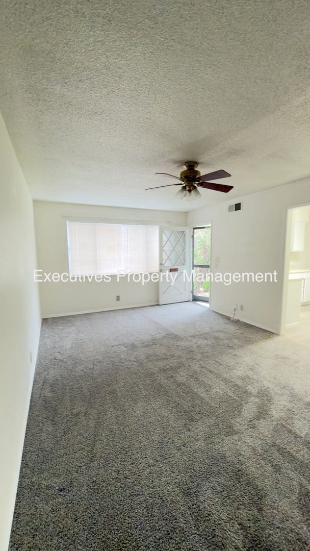 Foto del edificio - 3475 Payne Ave