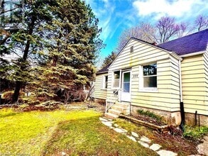 Building Photo - 399 Erb St. W
