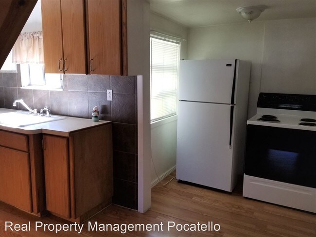 Foto del edificio - 517-519 E Cedar St