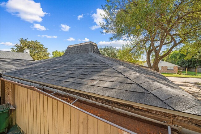 Building Photo - 10806 Bob White Dr