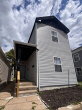 Building Photo - 506 Vine St