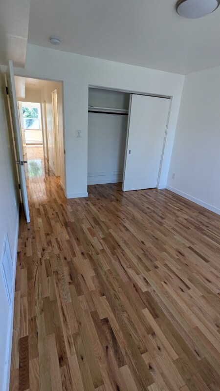 Building Photo - 4906 N Hermitage Ave