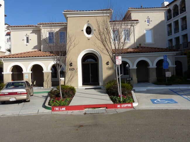 Foto del edificio - BEAUTIFUL TOP FLOOR CONDO AT THE TERRACES IN DUBLIN RANCH!!!