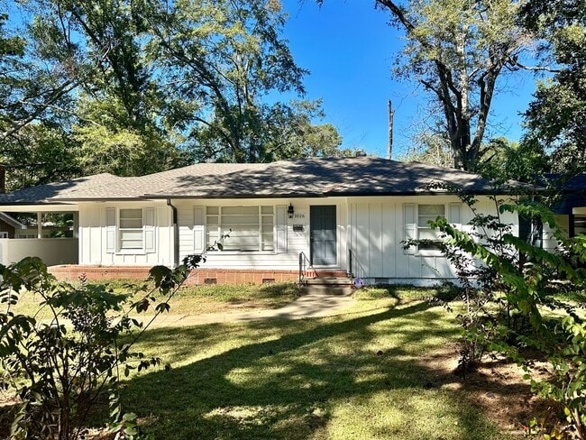 Photo - 1026 Meadow Heights Dr House