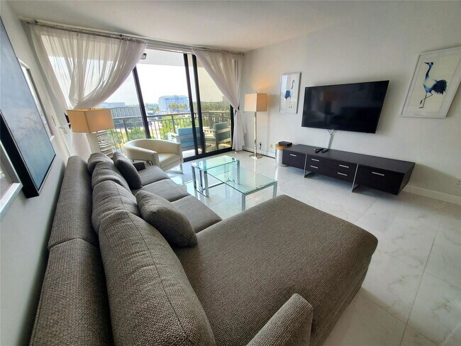 Foto del edificio - 3031 N Ocean Blvd