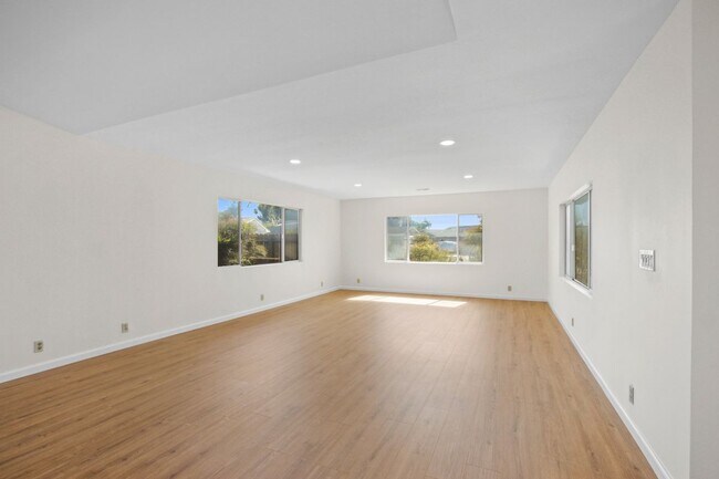 Foto del edificio - 9451 Harcourt Cir