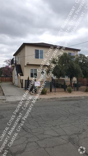 Building Photo - 1019 N Pershing Ave