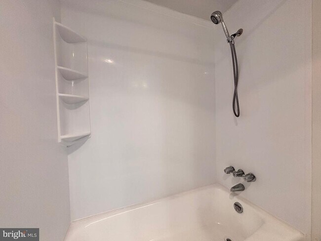 Foto del edificio - 5340 Holmes Run Pkwy