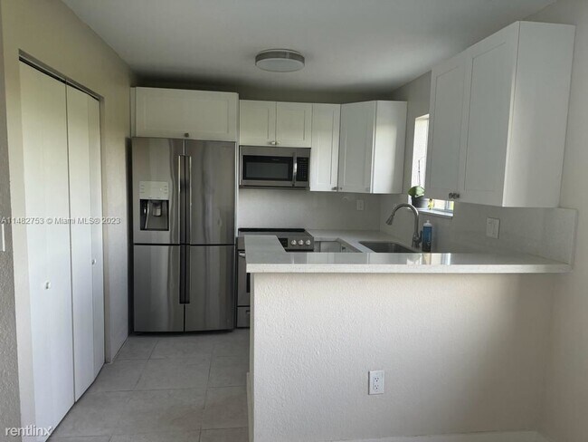 Building Photo - 3 br, 2 bath House - 15421 SW 133rd Pl Apt...