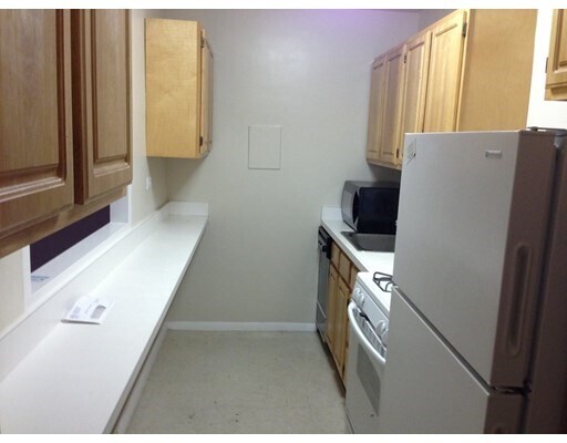 Building Photo - 6 Whittier Pl