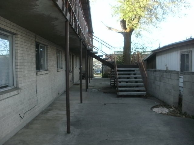 Building Photo - 1140 Ramona Ave