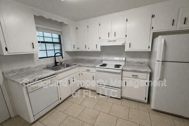 Foto del edificio - 4185 Ravenwood Dr