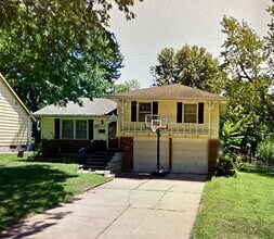 Building Photo - 10103 W 92nd Pl