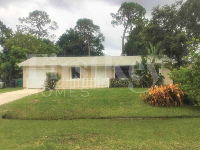 Foto principal - 1252 SW Goodman Ave