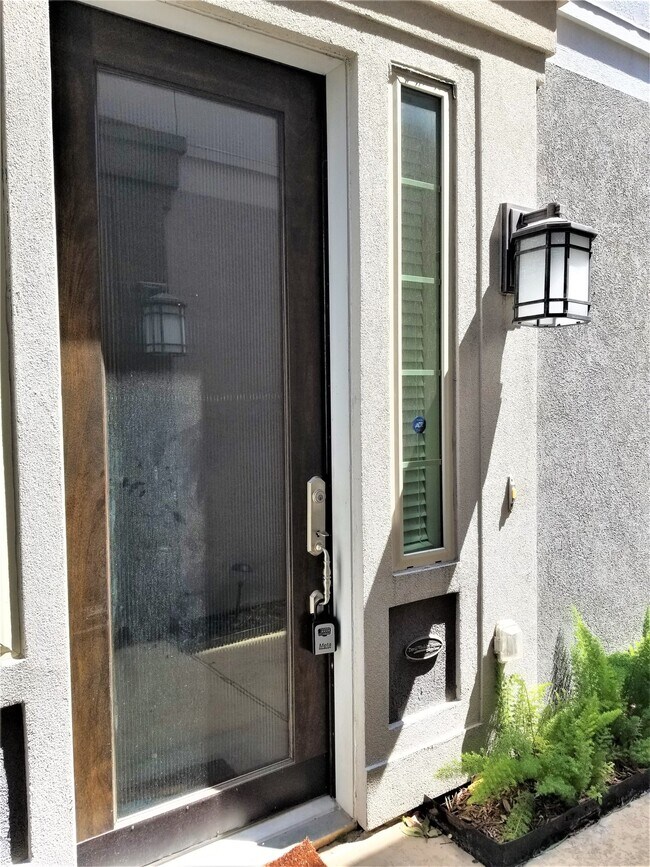 Foto del edificio - 2716 Church Wood Dr