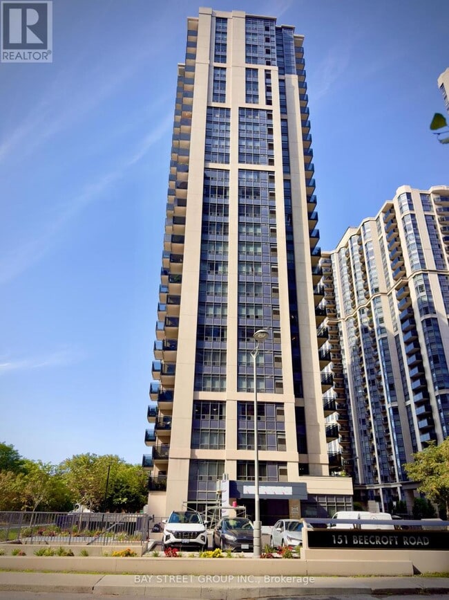 Building Photo - 151-2151 Beecroft Rd