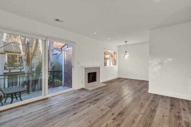 Building Photo - 115 Temescal Cir