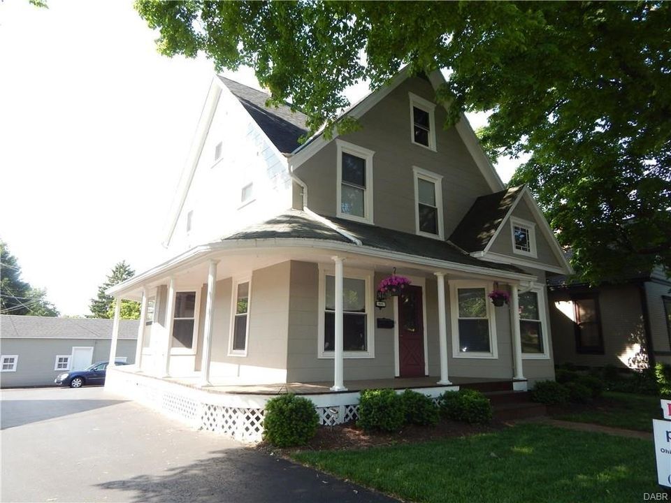 Primary Photo - 92 E Franklin St