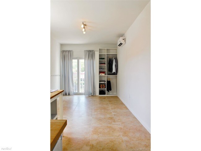 Foto del edificio - 444 SW 3rd St