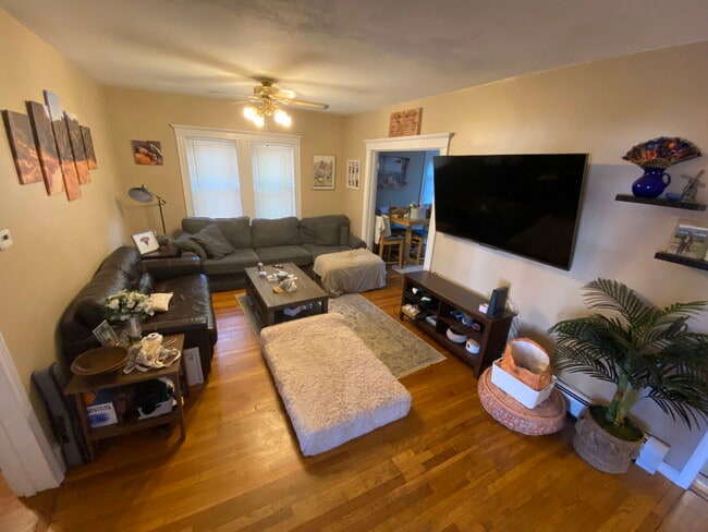 Photo - 14 Lyons St Apartment