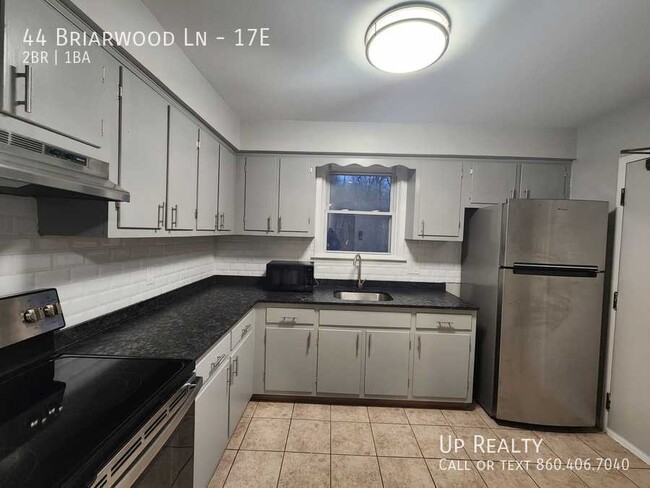 Foto del edificio - 40-44 Briarwood Ln