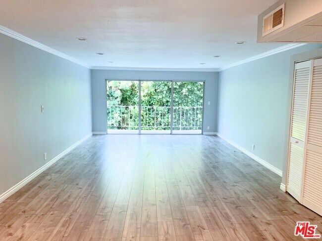 Foto del edificio - 4520 Natick Ave
