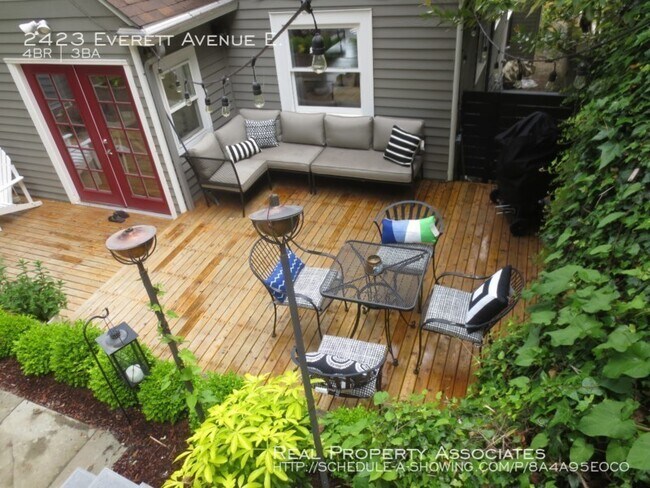 Foto del edificio - 2423 Everett Ave E