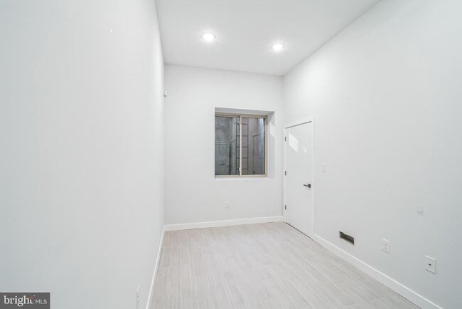 Building Photo - 2411 N 7th St