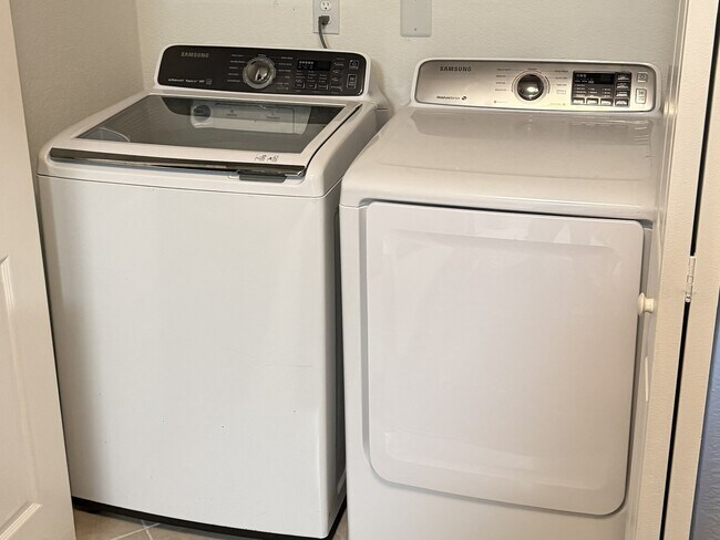 Foto del edificio - 10263 Gandy Blvd N