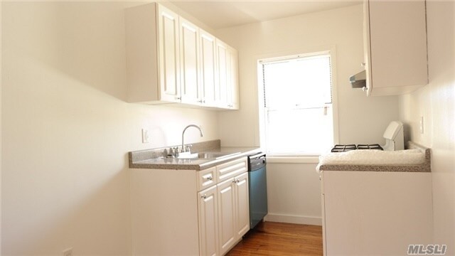 Building Photo - 110-15-110-65 65th Ave