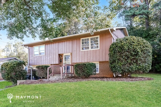 Building Photo - 1351 W Sedgefield Dr