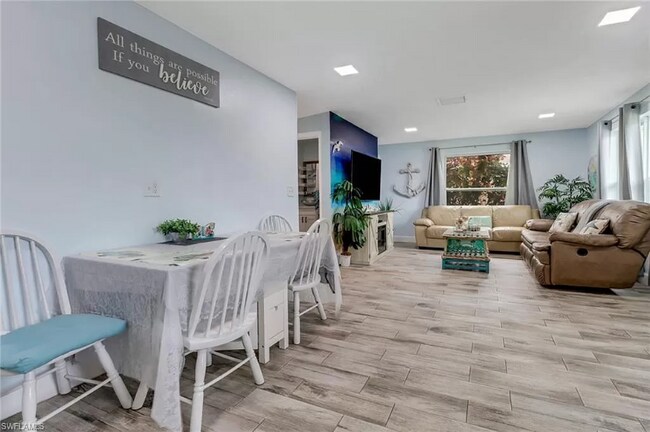 Foto del edificio - 206 Cape Coral Pkwy W