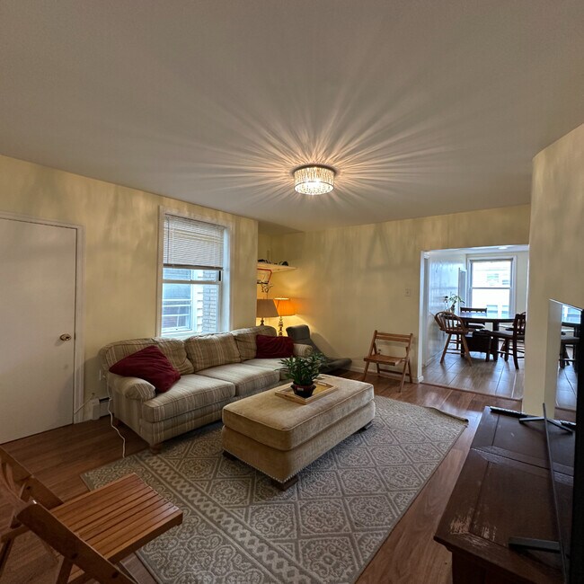 Foto del edificio - 160 Hopkins Ave