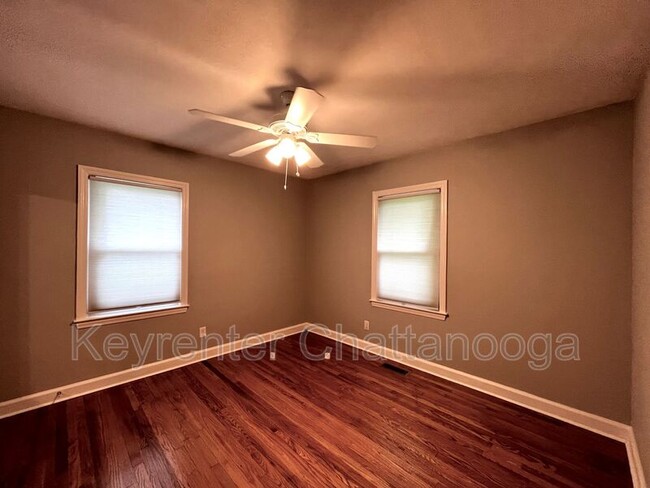Building Photo - 545 Wando Dr