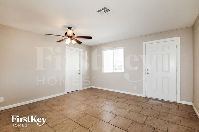 Building Photo - 4138 E Bluefield Ave