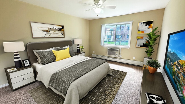 Live in a nice residential neighborhood of Royal Oak in a spacious (average of 950 sq. ft.) apartment with full service maintenance and really nice neighbors. - Briarwood Park Apartments