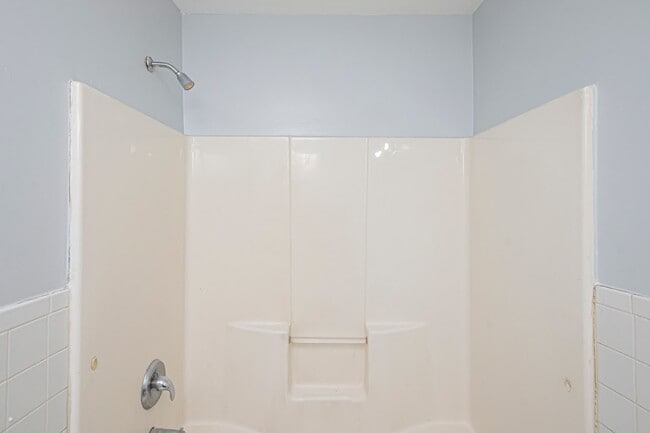 Building Photo - 397 S 6th St