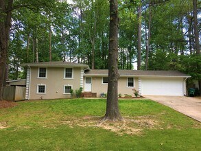 Building Photo - 1584 Greenwood Dr NW