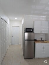 Building Photo - 1616 W Knollwood St