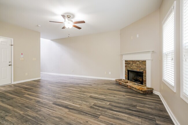 Foto del edificio - 317 Arrowhead Dr