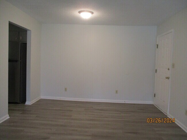 Building Photo - 120 Briarcliff Dr