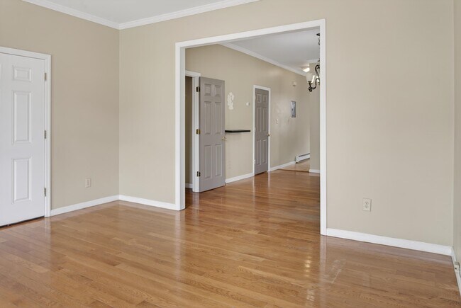 Building Photo - 26 Gautier Ave
