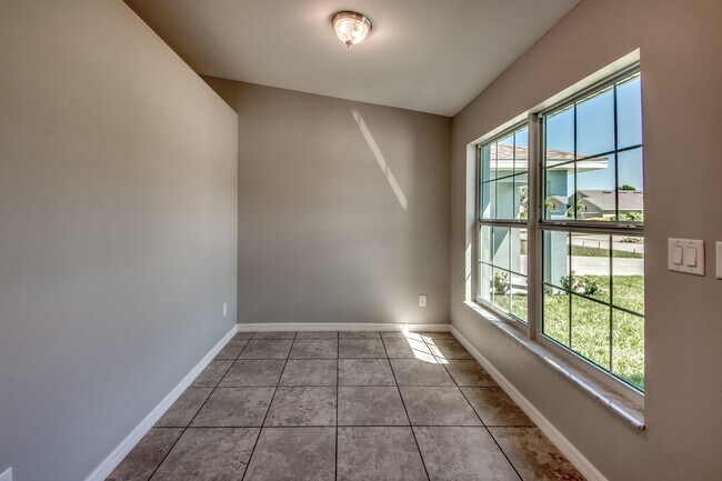 Foto del edificio - 3018-3020 SW 15th Pl
