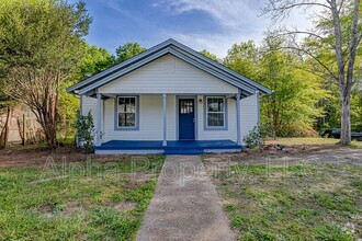 Building Photo - 741 Anderson Dr